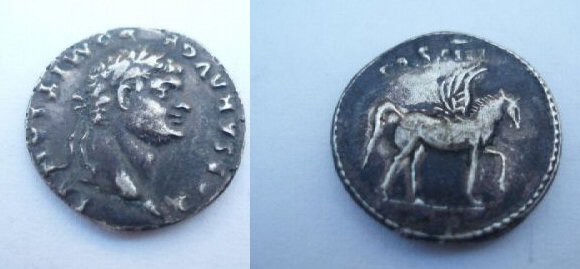 Denario de Domiciano COS IIII (Pegaso marchando). Domitian~1