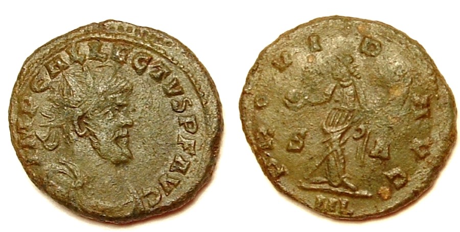 35cf
Allectus 293-6
Antoninianus
IMP C ALLECTVS PF AVG
Radiate, draped & cuirassed bust right
PROVID AVG
Providentia standing left holding globe and transverse sceptre
London mint
S/A//ML
RIC - (cf 35-8)
A coin of heavy weight and curious style, may be an irregular copy 

Keywords: allectus providentia